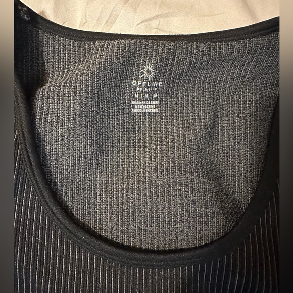 Cropped fitted top - Picture 3 of 4